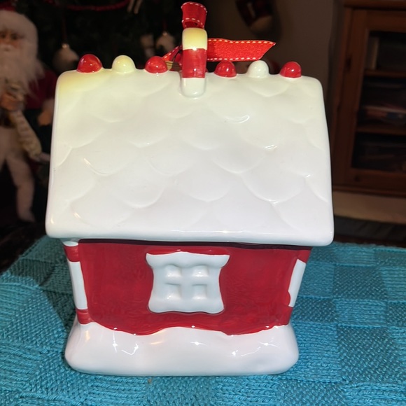 Rae dunn SANTAS WORKSHOP birdhouse - Picture 4 of 8